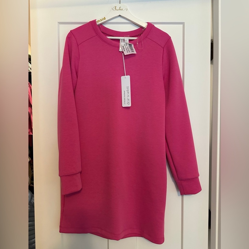 Dear Scarlett travel dress - size Medium